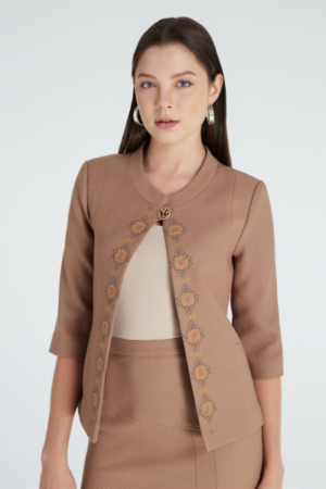 เสื้อคลุมปักลายดอกไม้ความยาวแขน 4 ส่วน